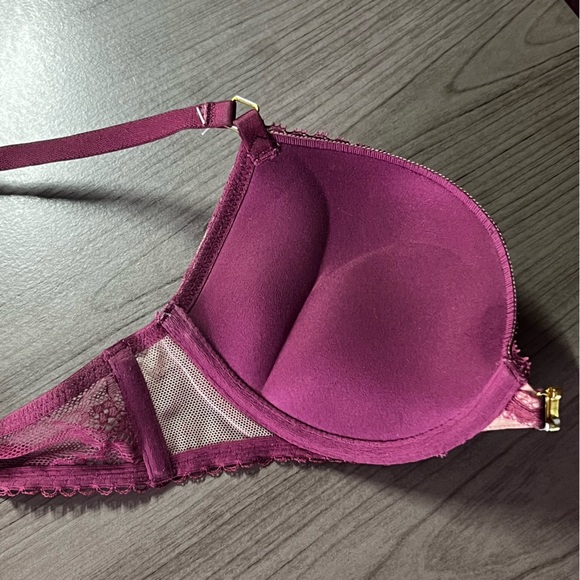 Bombshell plunge bra🥰 - Picture 2 of 4